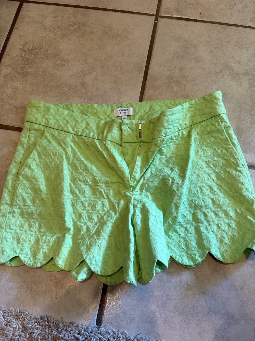 crown & ivy Bright Lime Quilted Scallop-Hem Shorts